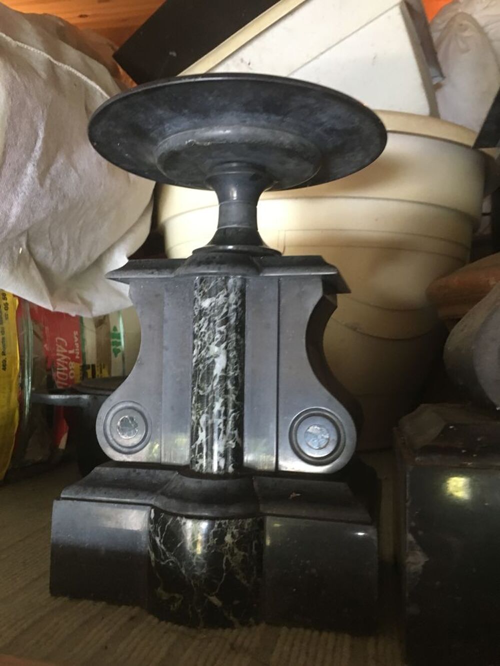 Pendule de chemin&eacute;e en marbre 