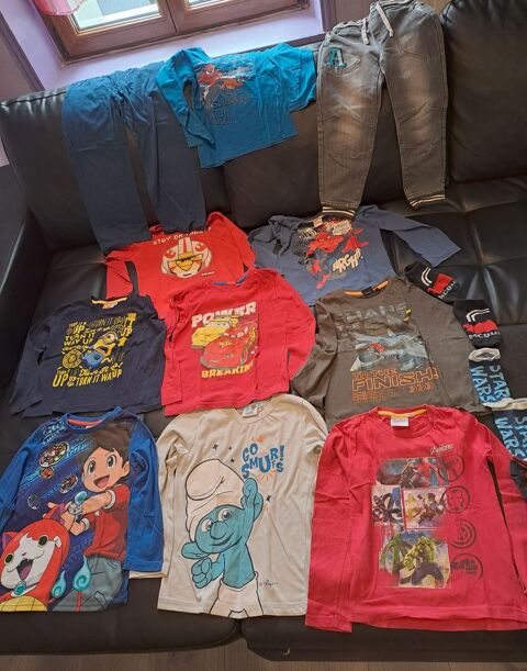  6 ans jeans 8 sweats + un pyjama et 3 paires de chaussettes 11 Saint-Menges (08)