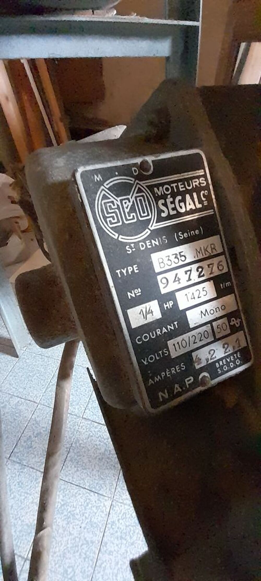 Meule &agrave; eau moteur 220 V pur aff&ucirc;tage Bricolage