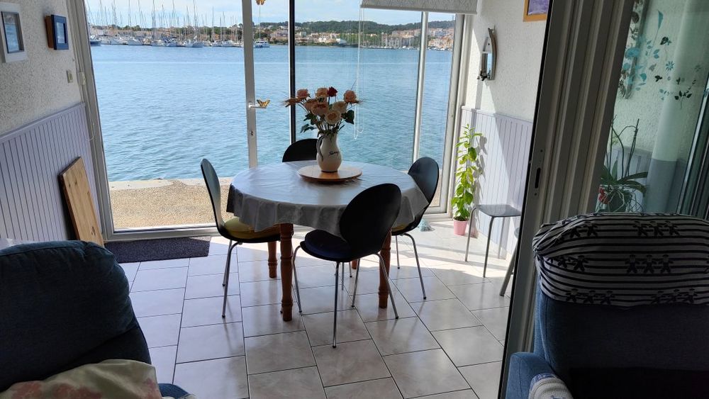 Vente Appartement LE CAP D'AGDE : ÎLE DES PÊCHEURS: Situé face au port, appartement DUPLEX donnant sur le quai, composé de deux niveaux. Le cap d agde
