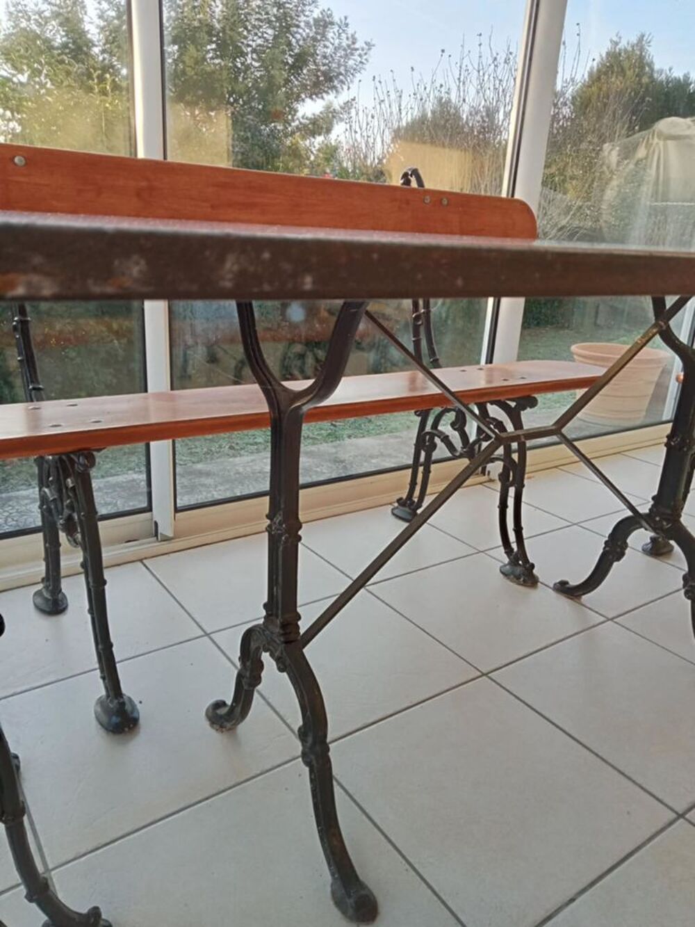 Salon de jardin 
Pieds en fonte Meubles