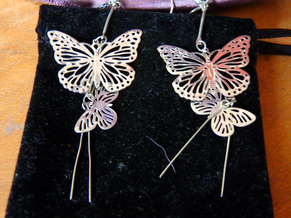 bijoux paire boucle d'oreilles papillons argentes TBE Bijoux et montres