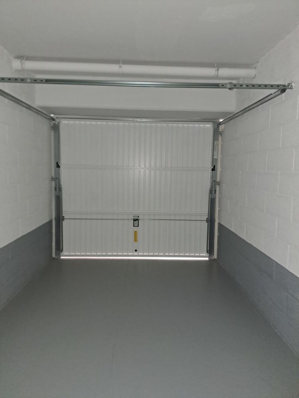Location Parking/Garage Box de stockage et place de parking Vanves