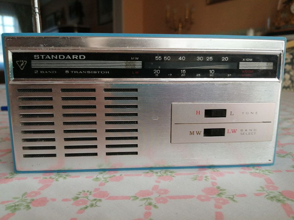 TRANSISTOR de 1965 WALTHAM (IRLANDAIS) avec HOUSSE CUIR 