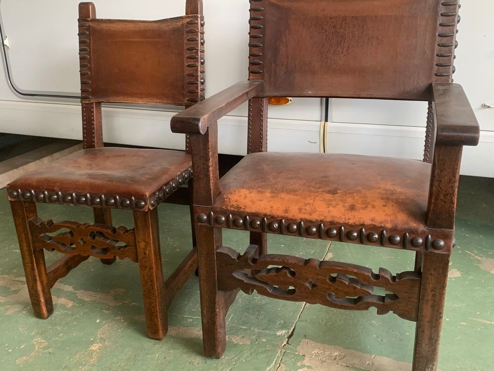 Table de salle &agrave; manger
Meubles