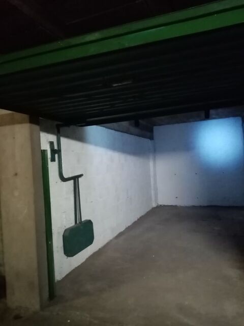  Parking / Garage  louer 14 m