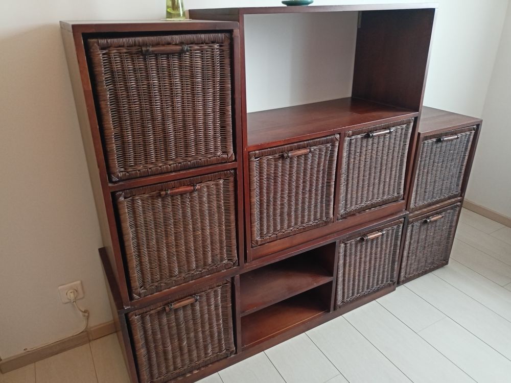 Meuble de rangement paniers tiroirs. Meubles