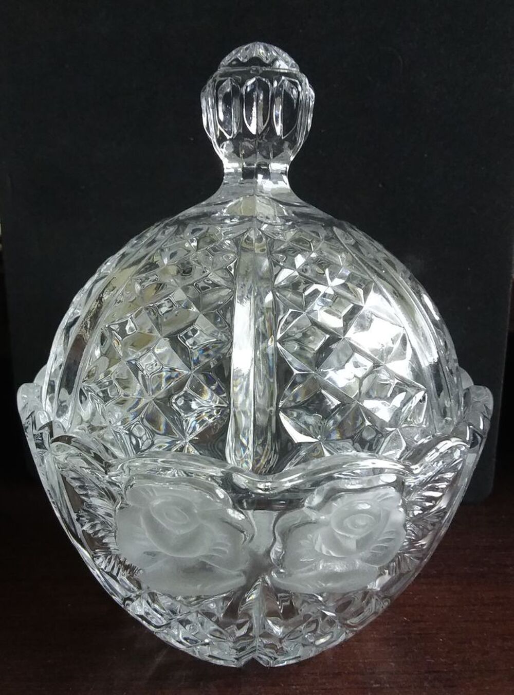 Bonbonni&egrave;re en cristal d'Arques Décoration