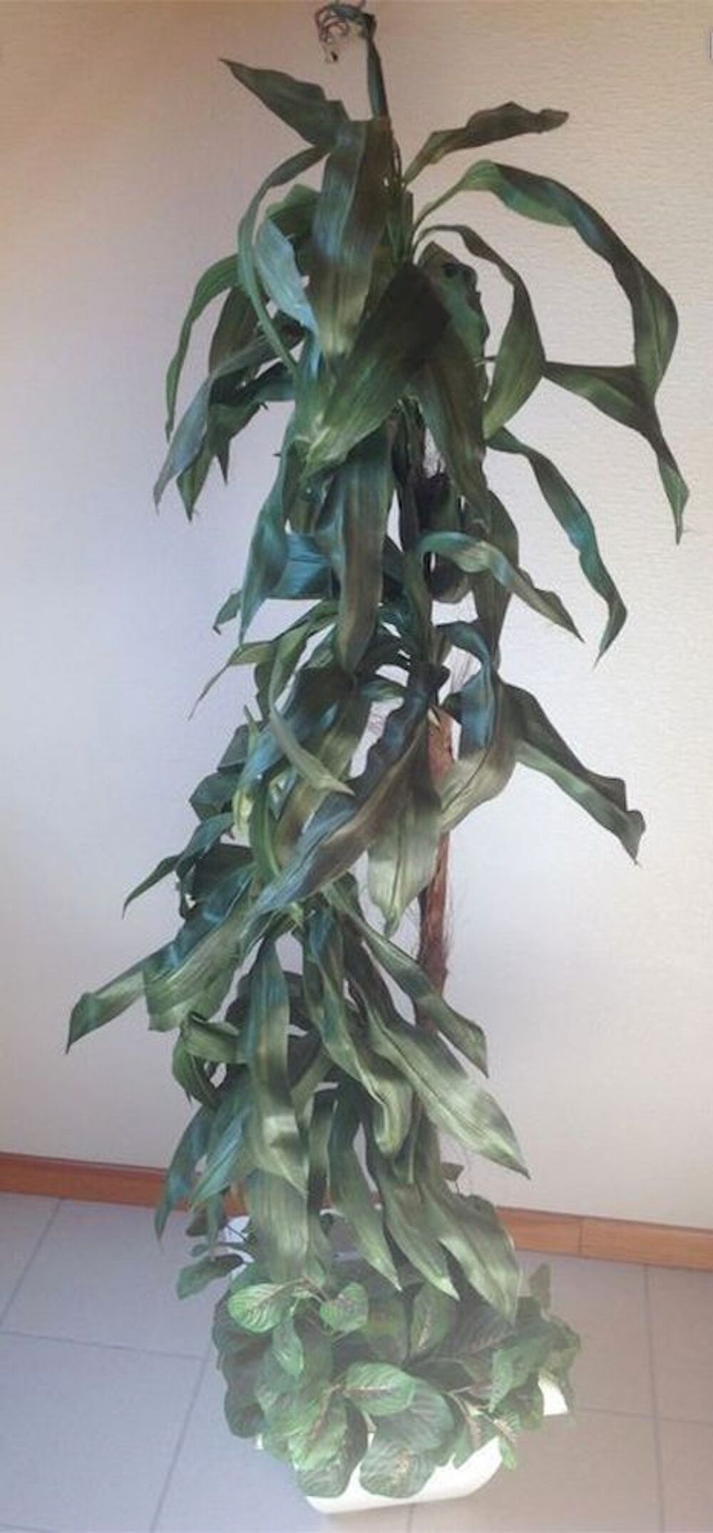 GRANDE PLANTE ARTIFICIELLE COMPOS&Eacute;E Ht 162cm
Décoration