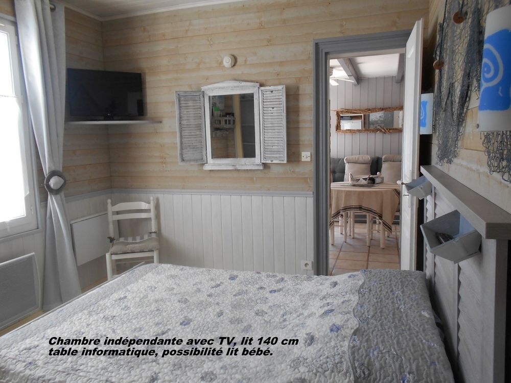   ILE de RE, avec vélos, wifi, linge, parking gratuit.. Poitou-Charentes, Saint-Martin-de-Ré (17410)