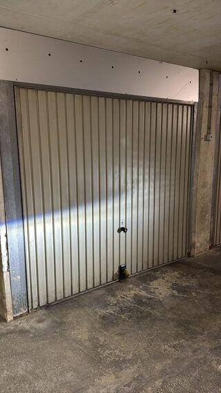  Parking / Garage � louer 18 m� Nice