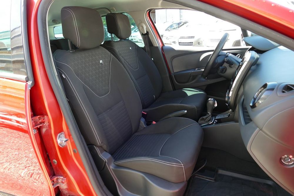 Clio IV Estate Clio Estate IV TCe 120 Intens EDC 2013 occasion 13600 La Ciotat