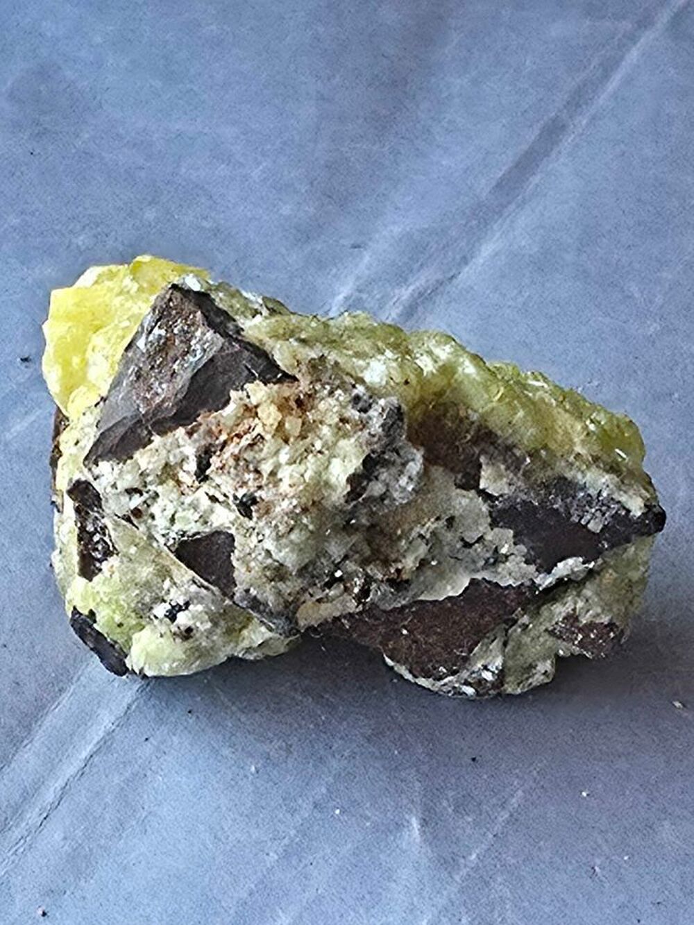 Min&eacute;ral Pyromorphite Jaune RDC Katanga 38g 