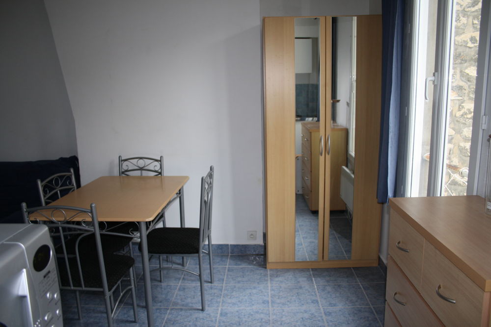 Location Appartement Paris 10éme STUDIO 20 m², entièrement meublé et équipé Paris 10
