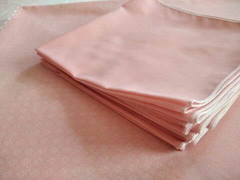 Nappe rose + 12 serviettes assorties 18 Nevers (58)