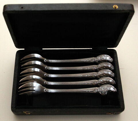Coffret de fourchettes � huitres CHRISTOFLE Napol�on III 150 Issy-les-Moulineaux (92)