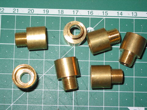 1 raccord de r�duction m�le pas international 10x1 / femelle 5 Marseille 13 (13)