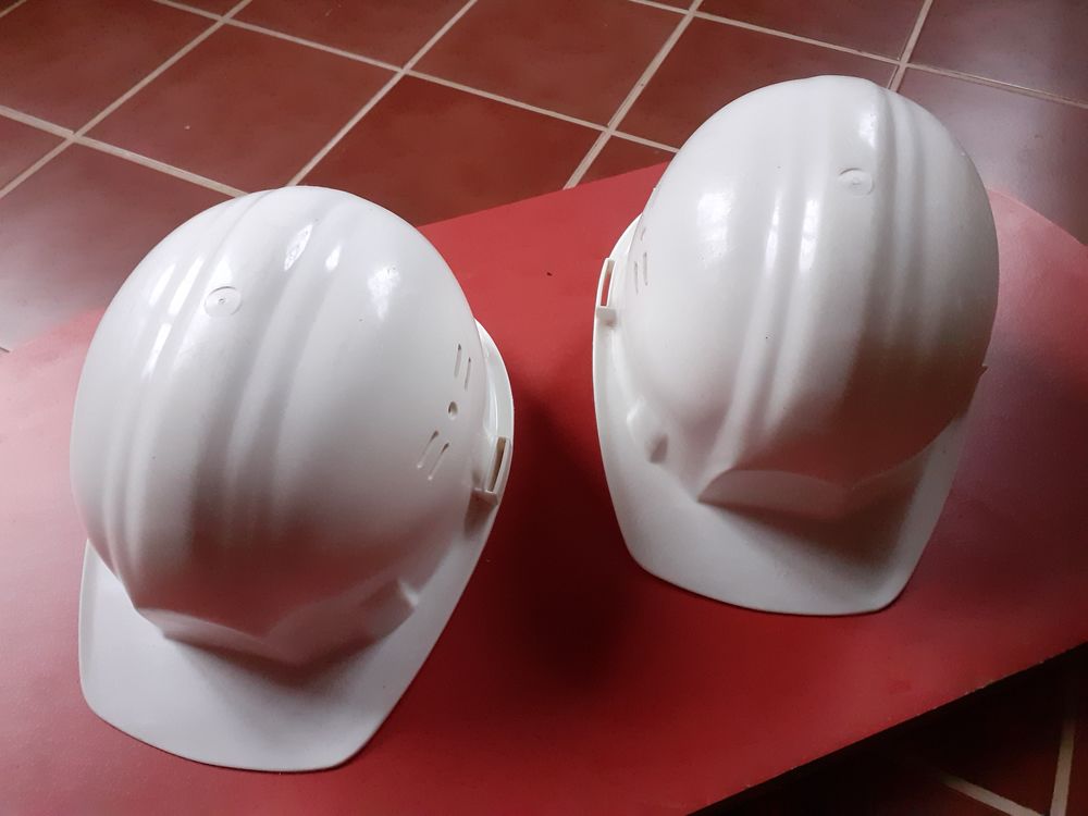 2 Casques de s&eacute;curit&eacute; Sports