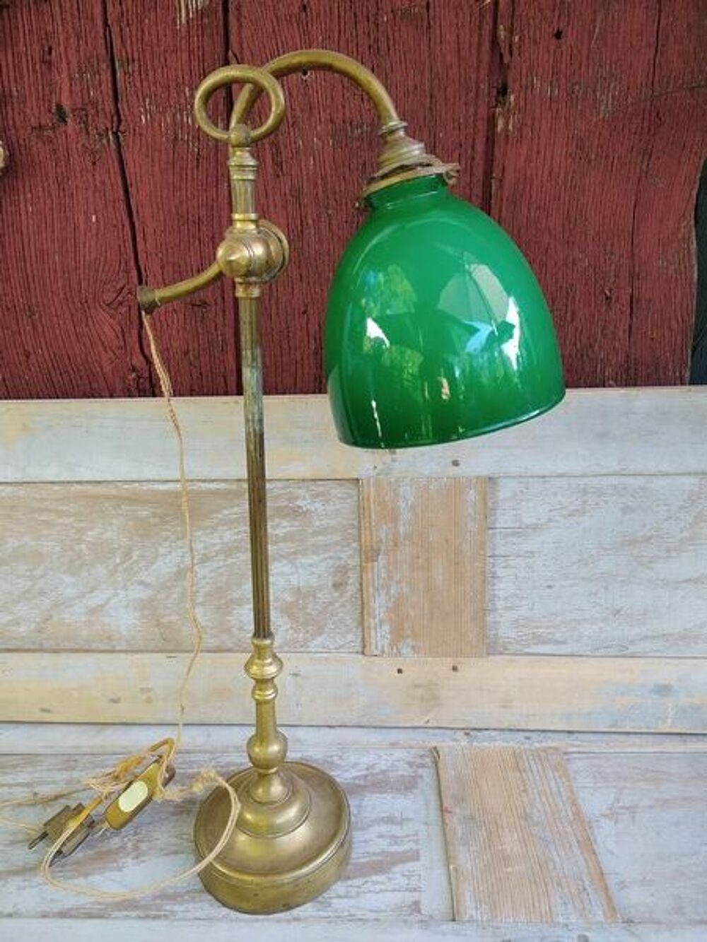 Ancien Verre Opaline Verte Lampe de Notaire XIX&egrave;me 
Décoration