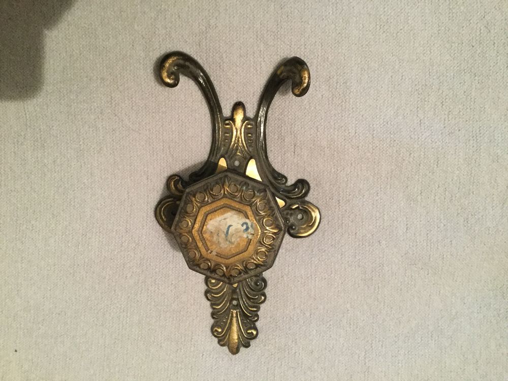 porte manteau neuf en m&eacute;tal dor&eacute; Décoration