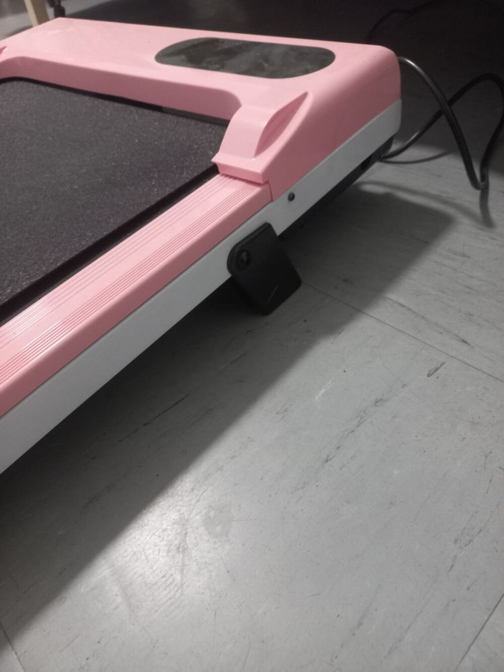 Tapis de course inclin&eacute; rose avec t&eacute;l&eacute;commande et &eacute;cran LED Sports