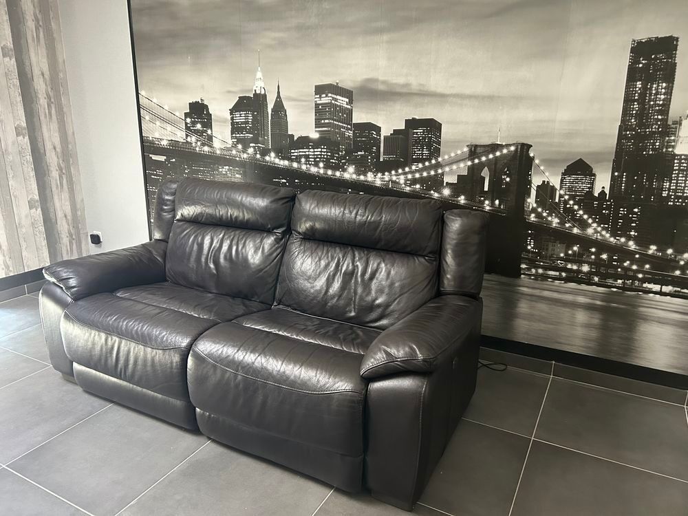 canap&eacute; cuir &eacute;lectrique en tr&egrave;s bon &eacute;tat Meubles