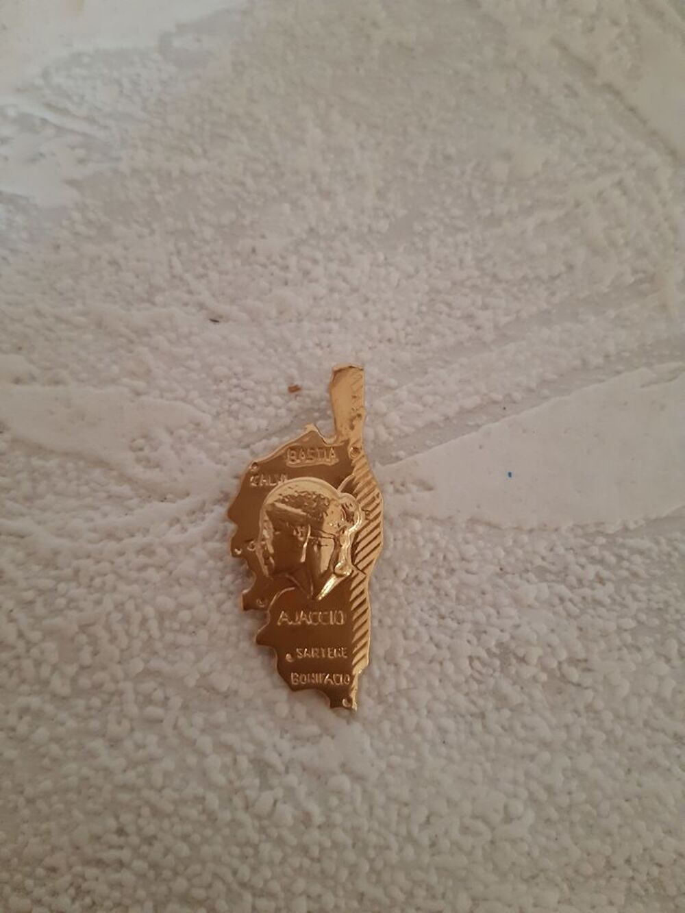 Jolie m&eacute;daille pendentif Corse en Plaqu&eacute; or Bijoux et montres