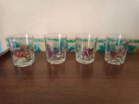 4 verres apéritifs chasse / gibier 15 Oroux (79)
