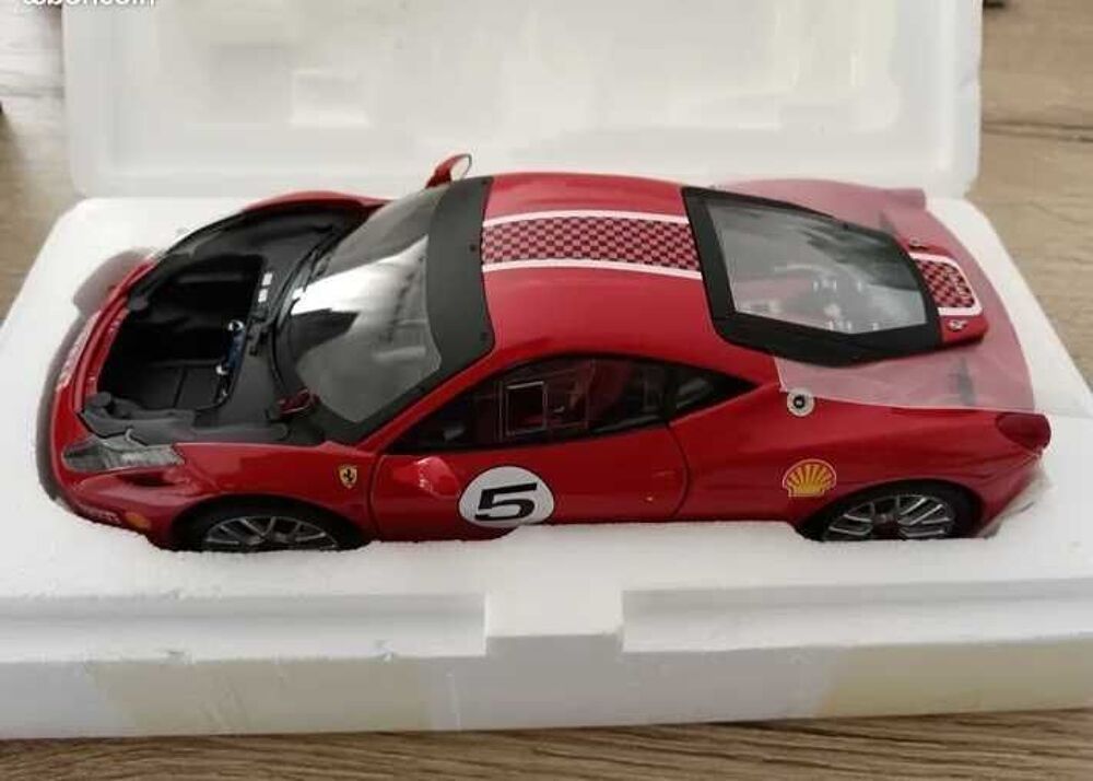 Ferrari 458 Challenge 1/18 