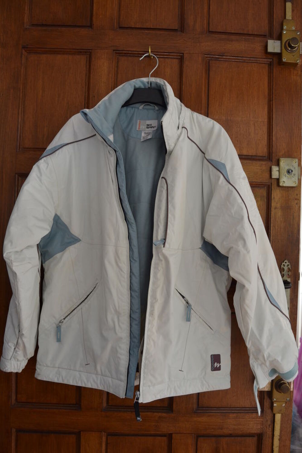 Veste de ski Femme. QUECHUA Vêtements