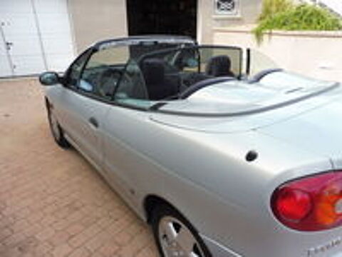 Mégane Cabriolet 1.6i 16V Dynamique 2000 occasion 63119 Châteaugay
