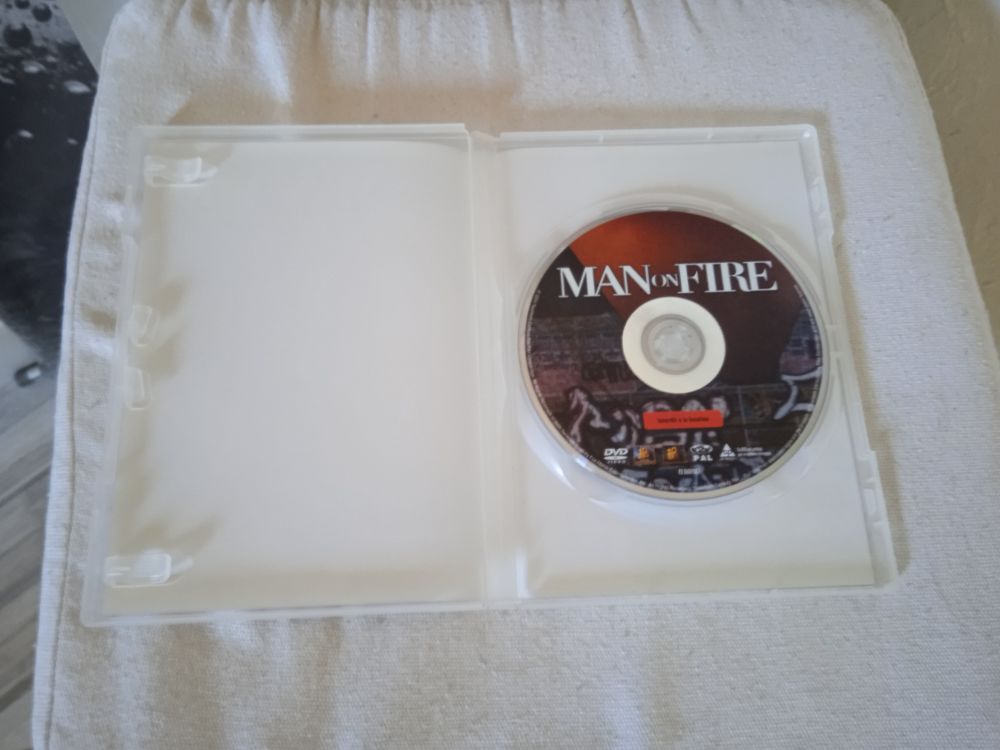 DVD Man on Fire
2004
Excellent &eacute;tat
En Fran&ccedil;ais
Multi lan DVD et blu-ray
