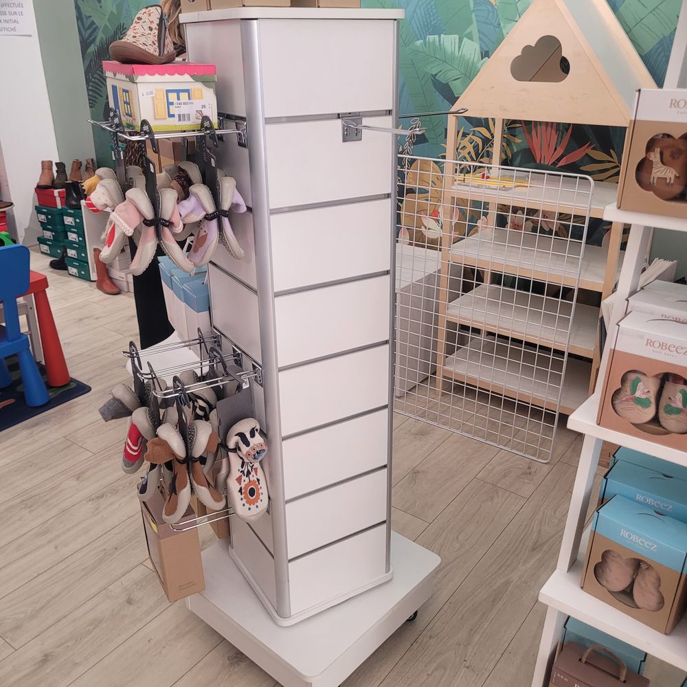 TABLETTES M&Eacute;LAMIN&Eacute;ES / MEUBLES MAGASIN Meubles