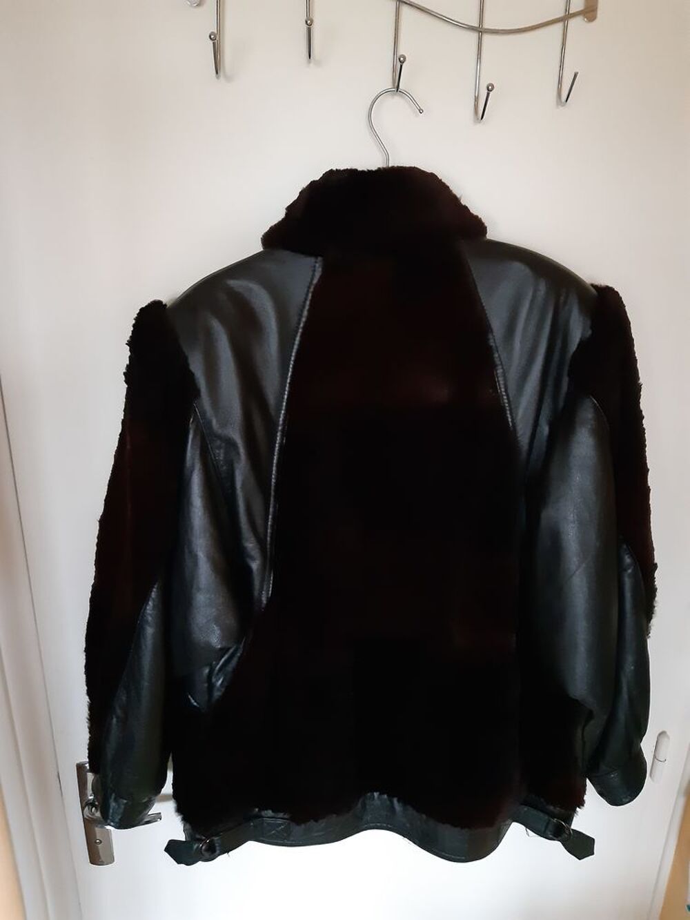 Veste Cuir et Fourrure Tannerie ESCHBACH Poligny. Vêtements