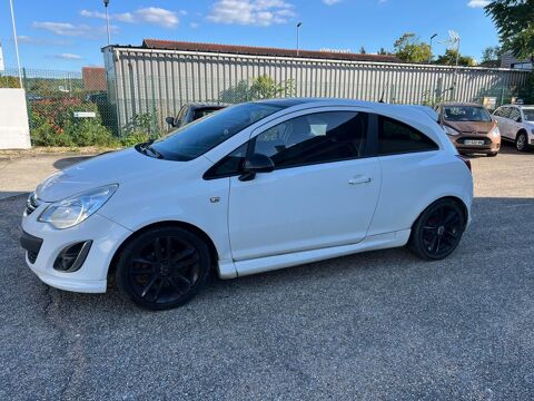 Opel corsa 1.4 - 100 ch Twinport 150ème Anni
