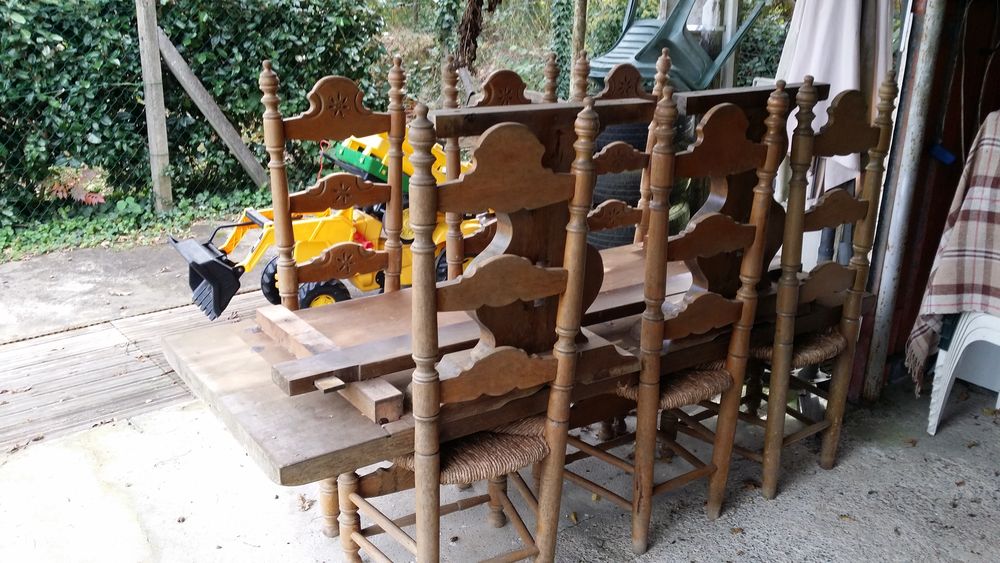 table monastere avec 6 chaises Meubles