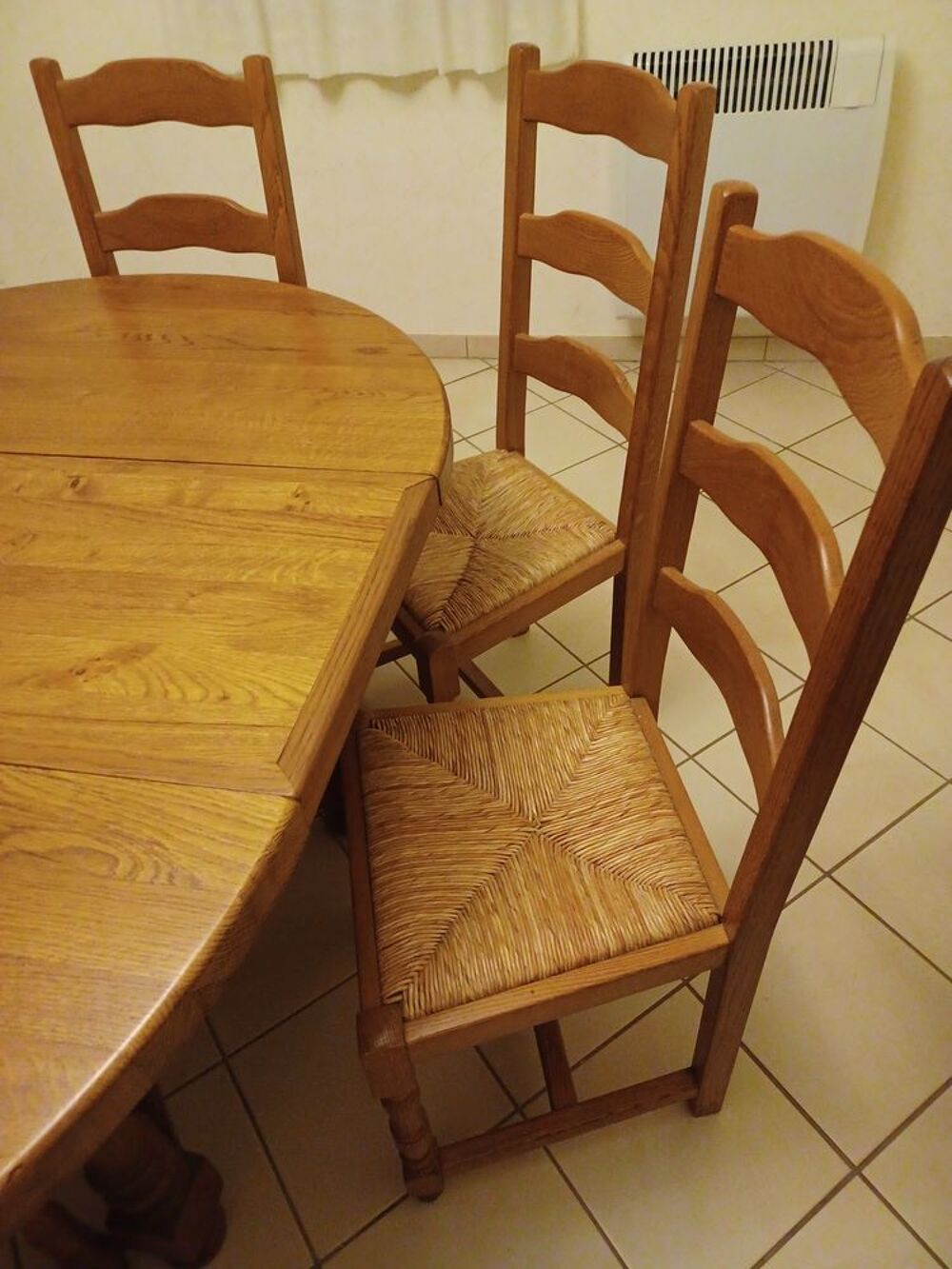 Table et 6 chaises de salle &agrave; manger Meubles