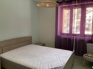  Appartement à louer 5 pièces 75 m²