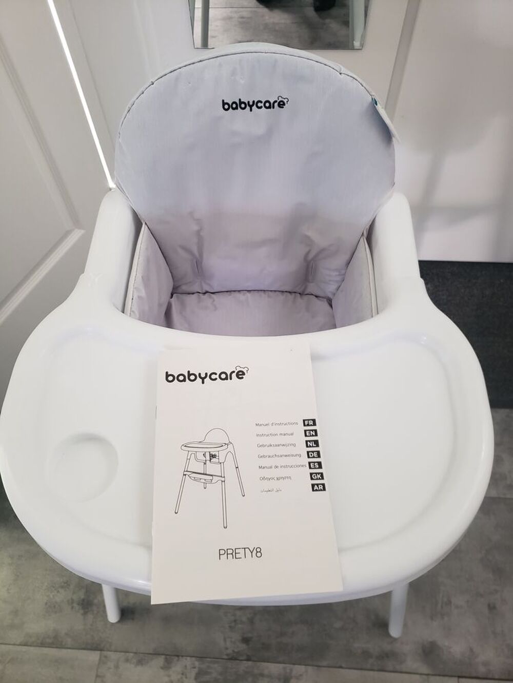 Chaise haute b&eacute;b&eacute; (2 hauteurs) Babycare Puériculture
