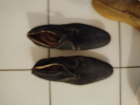 A saisir: échange 1 paire de chaussures  habillées  de ville 18 La Crau (83)