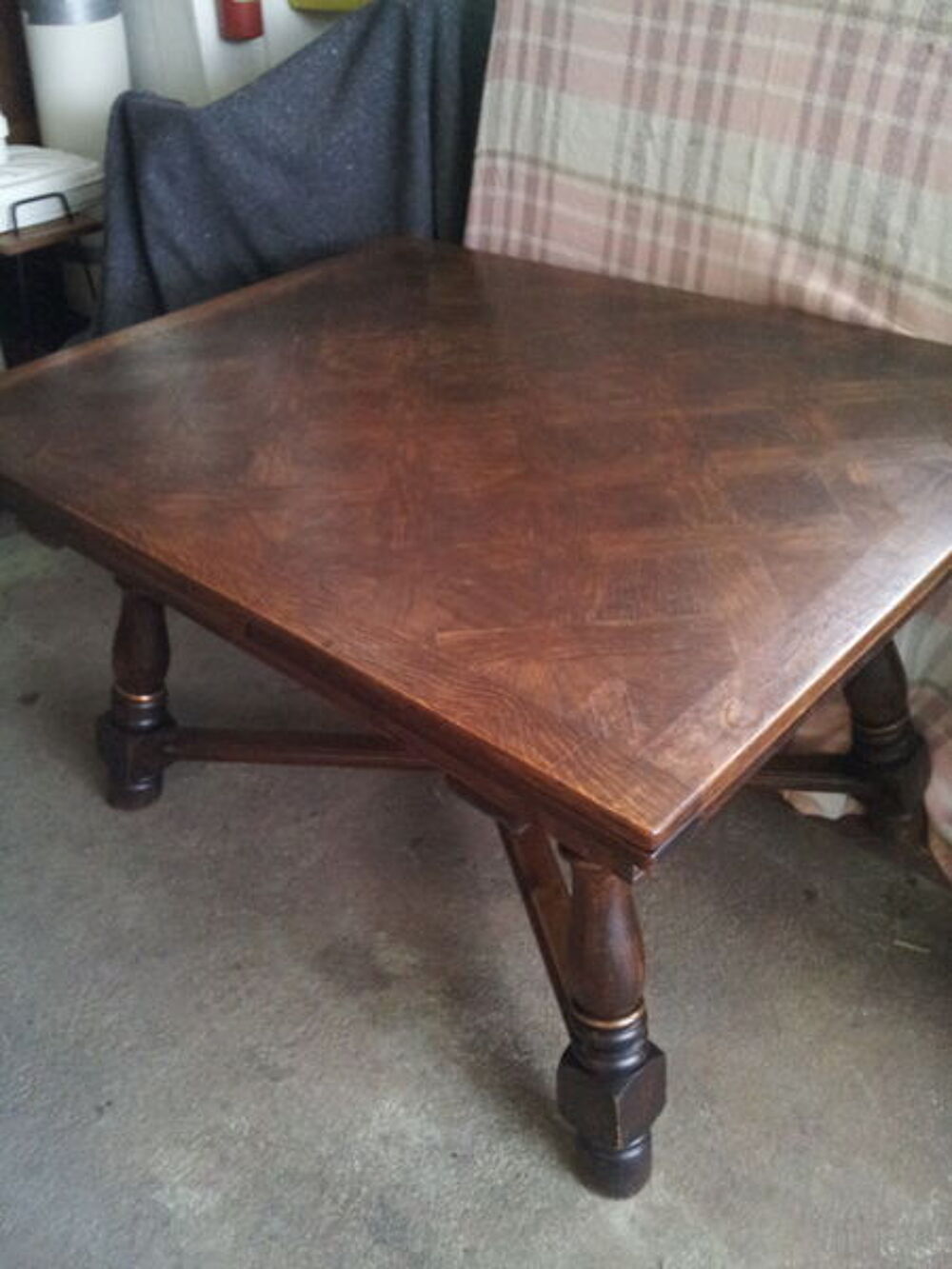 Table ch&ecirc;ne massif avec rallonges coulissantes Meubles