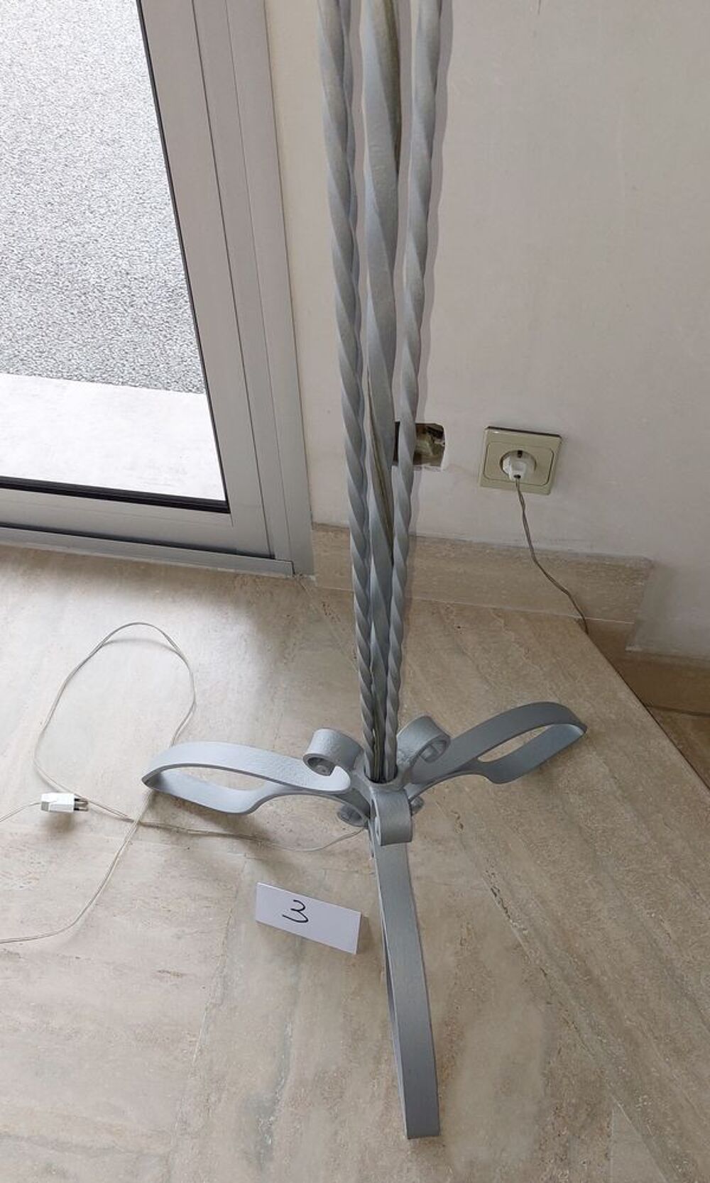 3 lampadaires en fer forg&eacute; Décoration