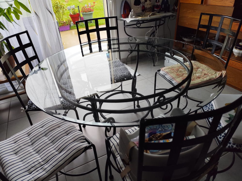 table ronde en verre avec 6 chaises Meubles