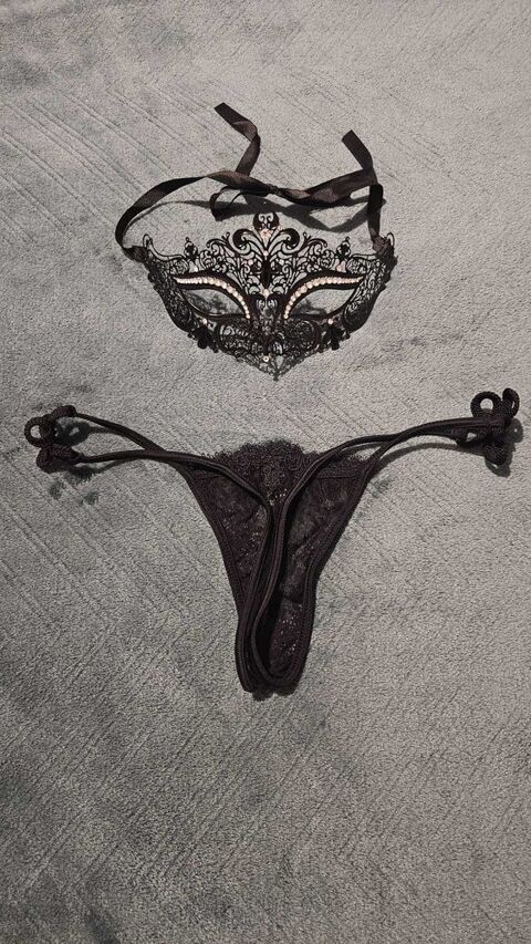 petit string sexy port�e 15 Avignon (84)