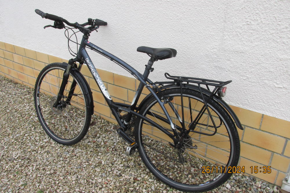 v&eacute;lo VTC bon &eacute;tat marque D&eacute;cathon Vélos