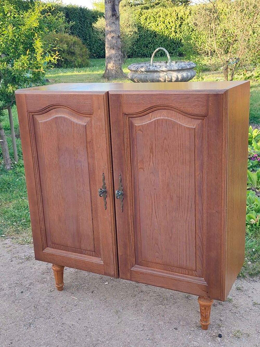 Petit buffet campagnard en ch&ecirc;ne Meubles