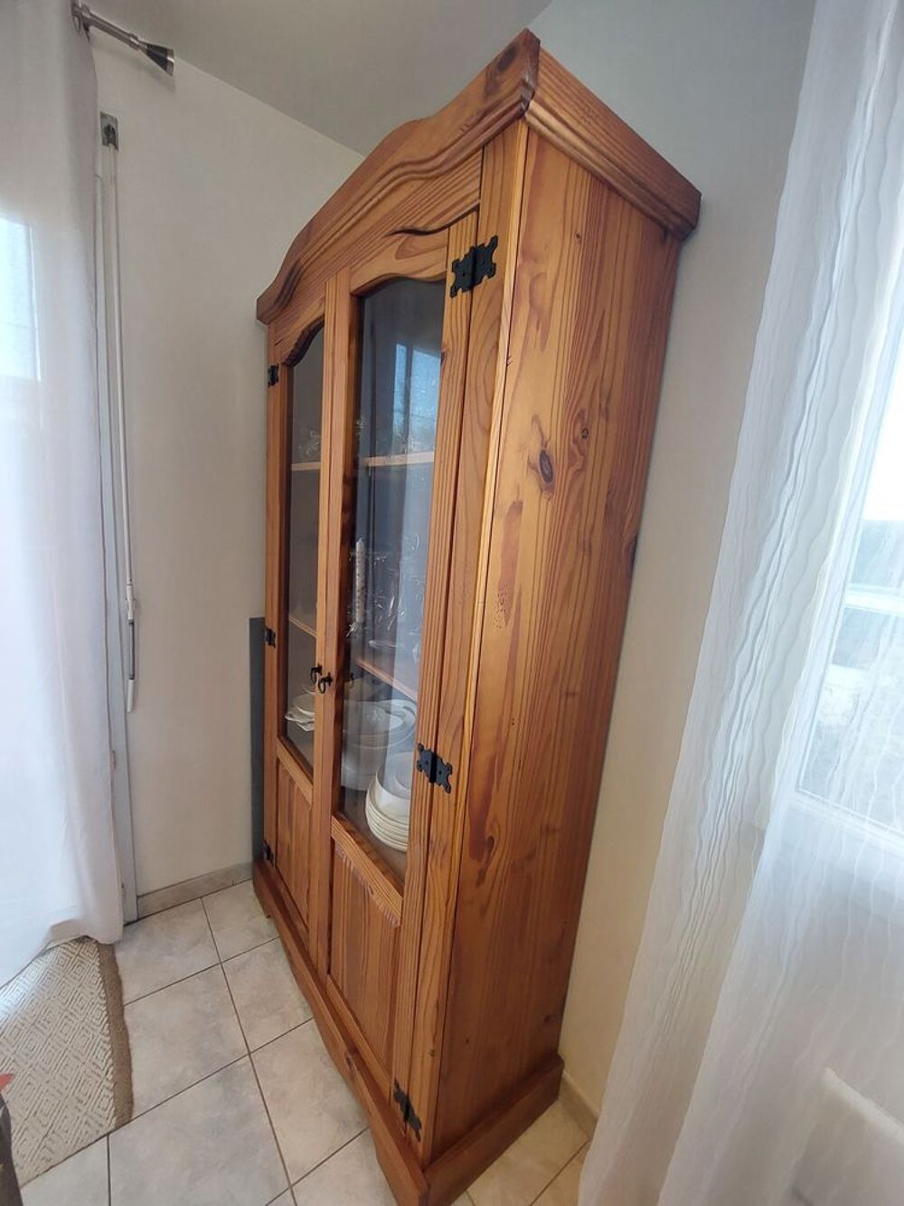 beau vaisselier ou meuble vitrine Meubles