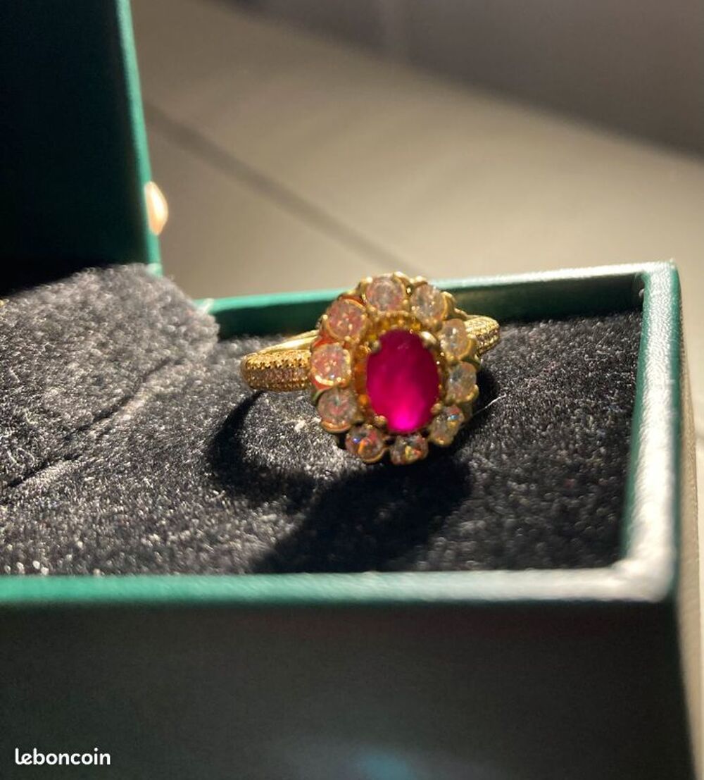 bague neuve, rubis rouge sang de pigeon, taille ajustable Bijoux et montres