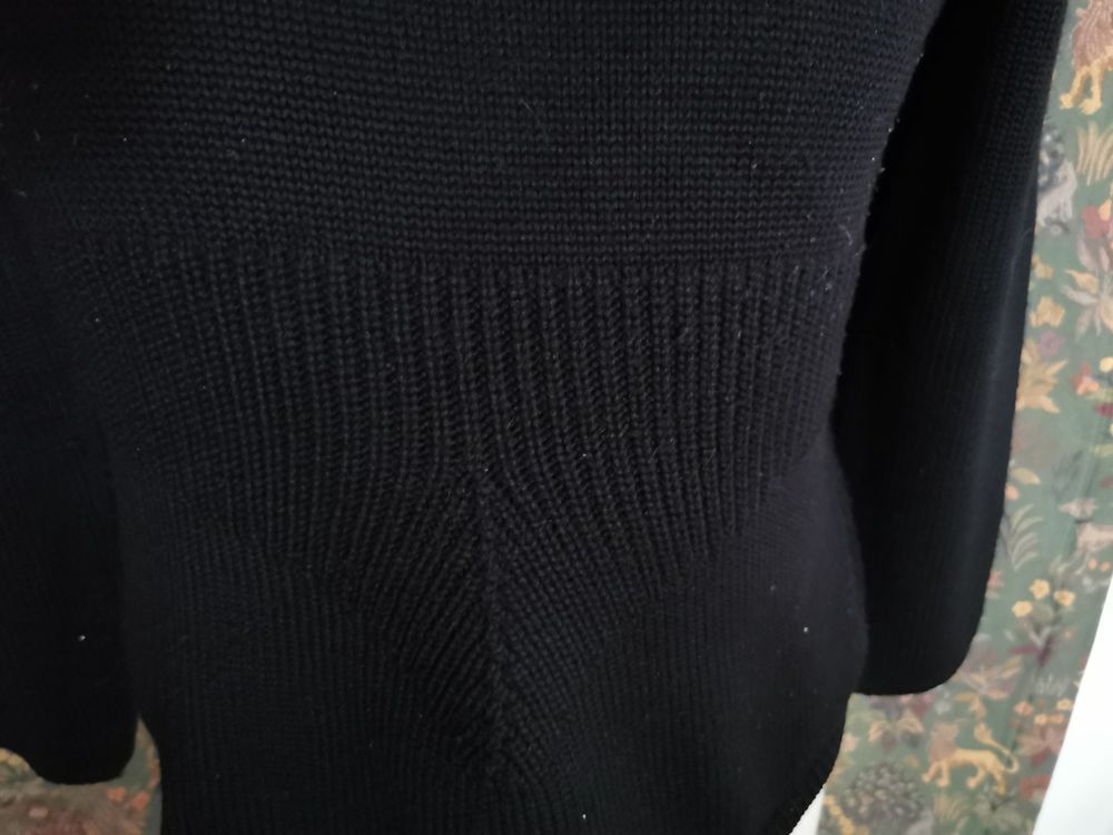 Pull noir col chemin&eacute;e 42 Vêtements