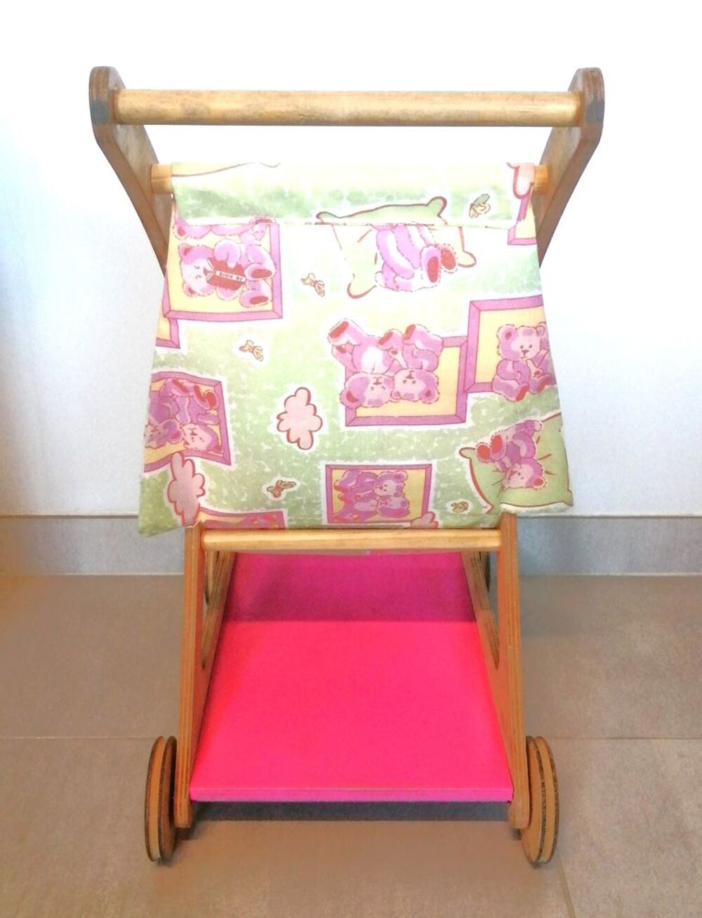 Poussette jouet en bois pour enfant Jeux / jouets
